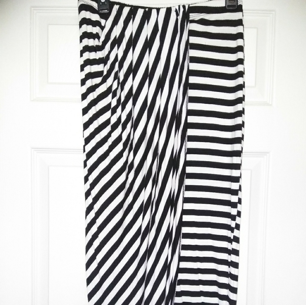 Rainbow brand love j stripped skirt sze Lrg
